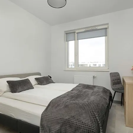 Appartement Air-conditioned With Parking And Balcony By Renters Wrocław