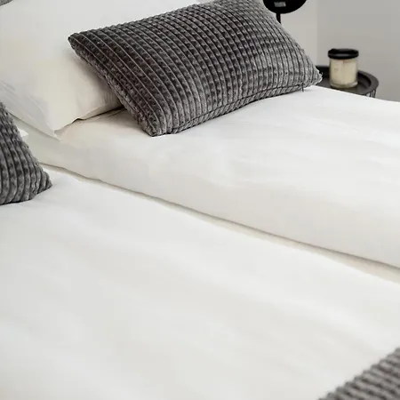 Air-conditioned With Parking And Balcony By Renters Wroclaw