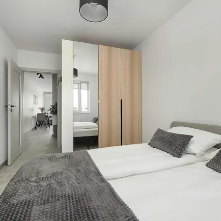 Appartement Air-conditioned With Parking And Balcony By Renters *
