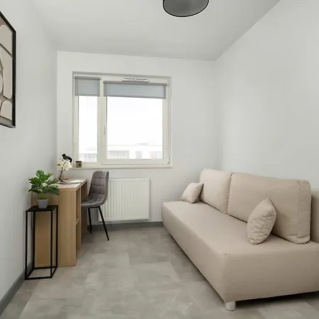 Air-conditioned With Parking And Balcony By Renters Wrocław